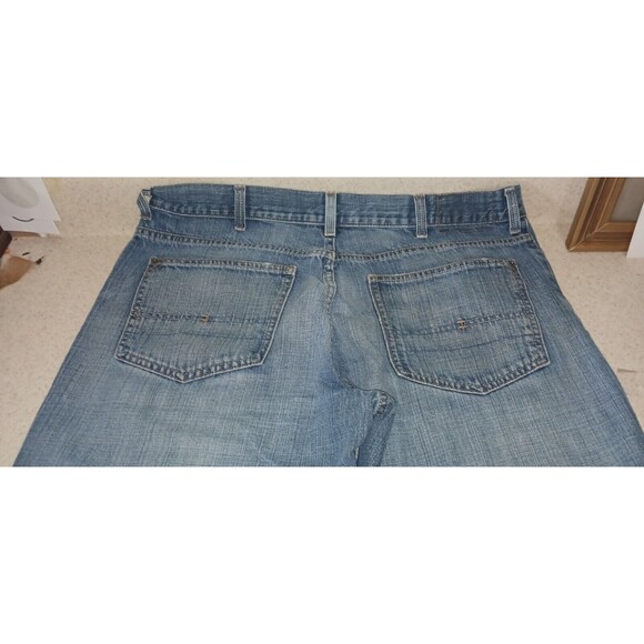Calvin klein Jeans Relaxed Straight 36x30 lightly distressed medium wash - Picture 2 of 3